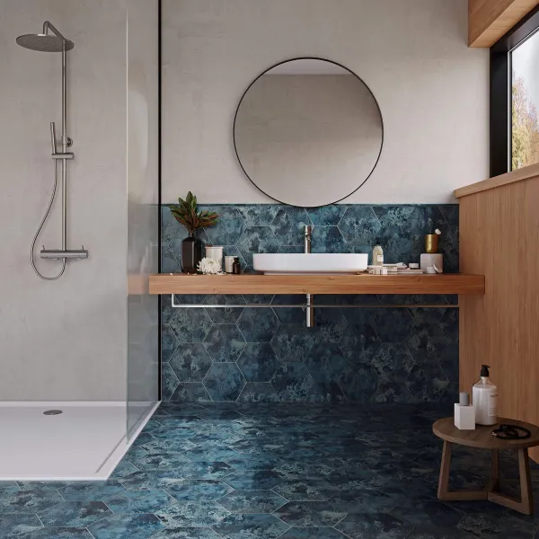 Baño con azulejos efecto monocolor en tonos fríos, colección Fusión de Ribesalbes