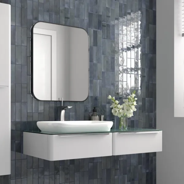 Baño con azulejos efecto monocolor, colección Hanoi de Equipe