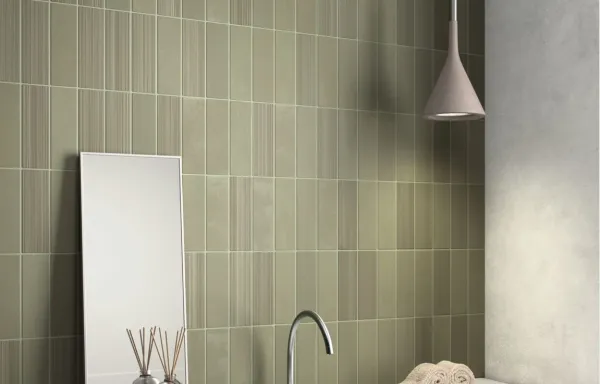 Baño con azulejos efecto monocolor, colección Hikari de Equipe