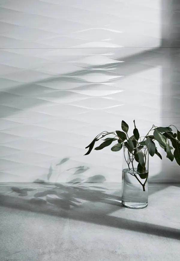 Baño con azulejos efecto monocolor en tonos fríos, colección Ice de Peronda