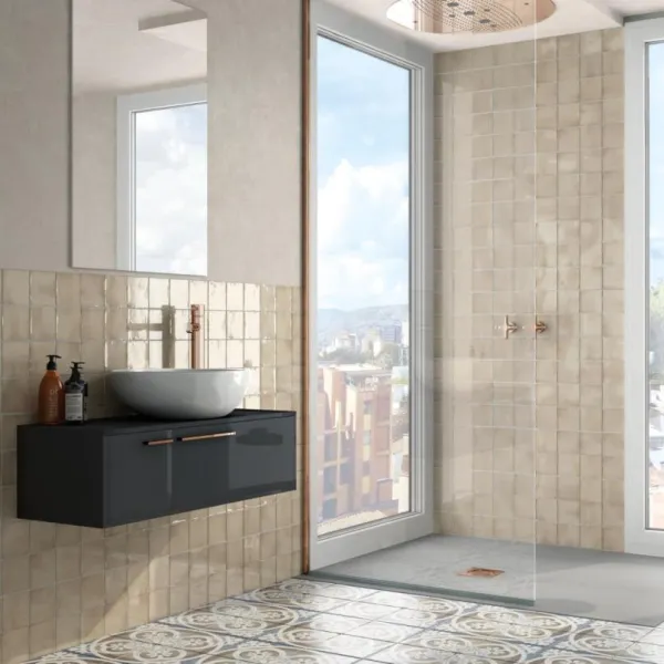 Baño con azulejos efecto monocolor, colección Manacor de Equipe