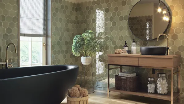 Baño con azulejos efecto monocolor, colección Memories de Ape