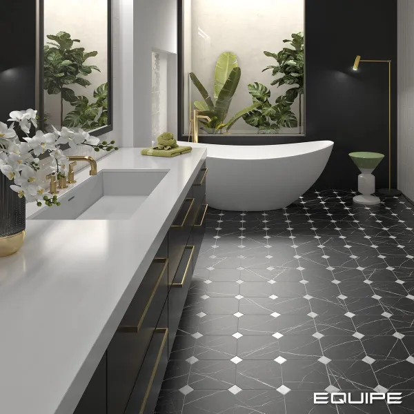 Baño con azulejos efecto monocolor en tonos neutros, colección Octagon de Equipe