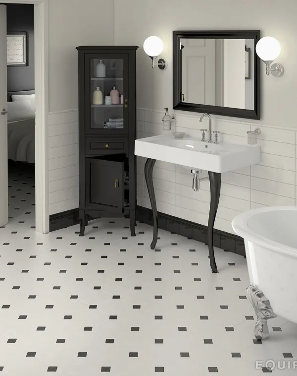 Baño con azulejos efecto monocolor en tonos neutros, colección Octagon de Equipe