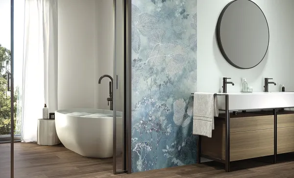 Baño con azulejos efecto monocolor en tonos fríos, colección Pearl de Fanal