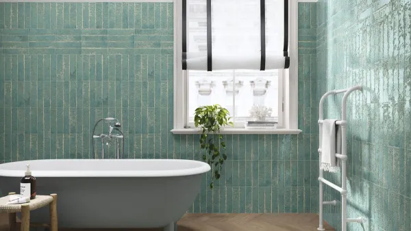 Baño con azulejos efecto monocolor en tonos fríos, colección Pukka de Ape