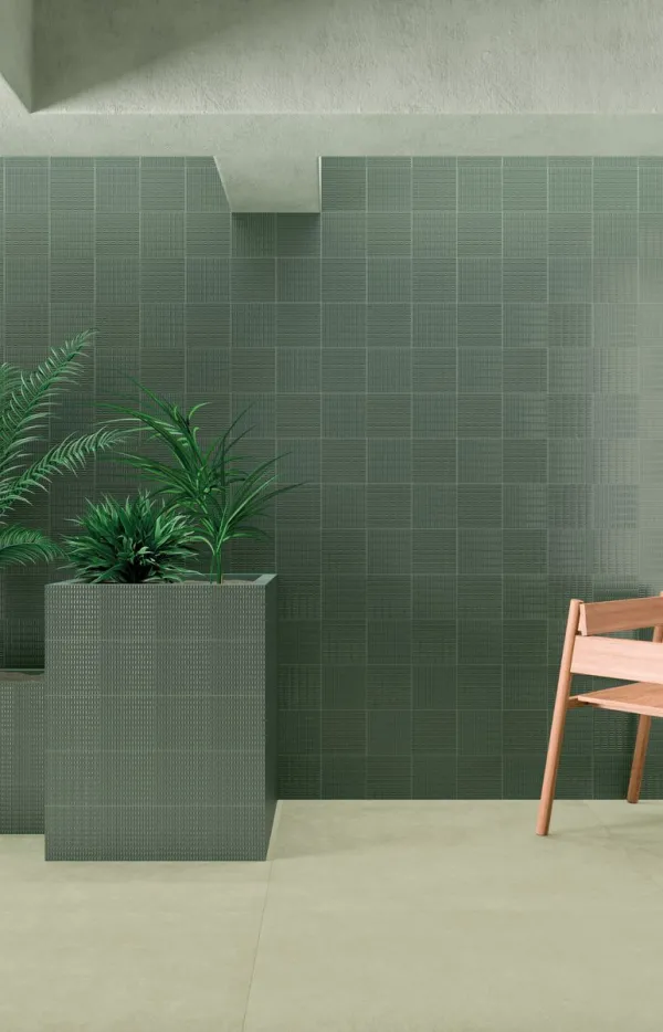 Baño con azulejos efecto monocolor en tonos fríos, colección Relief de Harmony
