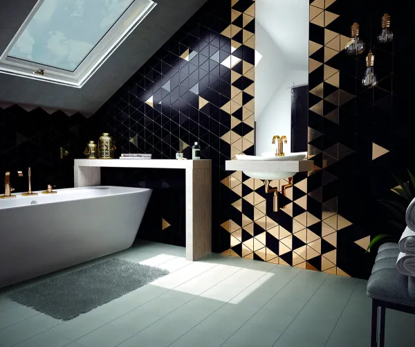 Baño con azulejos efecto monocolor en tonos fríos, colección Scale de Equipe