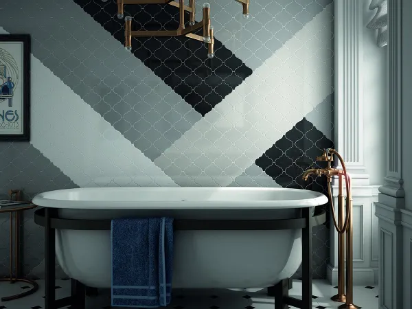 Baño con azulejos efecto monocolor en tonos fríos, colección Scale de Equipe