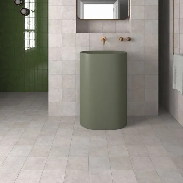 Baño con azulejos efecto monocolor en tonos neutros, colección Stage de Equipe