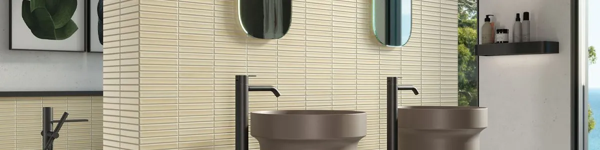 Baño con azulejos efecto monocolor, colección Stripes de Bärwolf