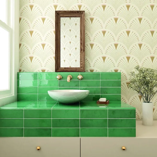 Baño con azulejos efecto monocolor en tonos fríos, colección Village de Equipe