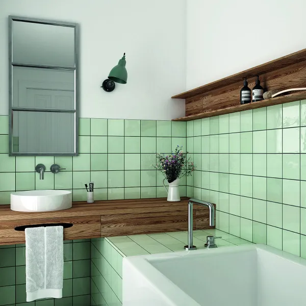 Baño con azulejos efecto monocolor en tonos fríos, colección Village de Equipe