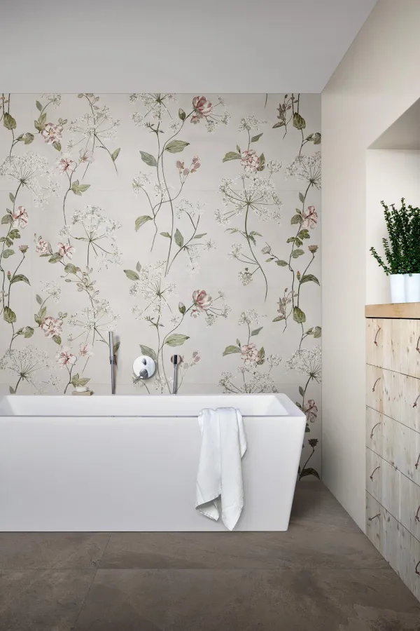 Baño con azulejos efecto monocolor, colección White deco de Marazzi