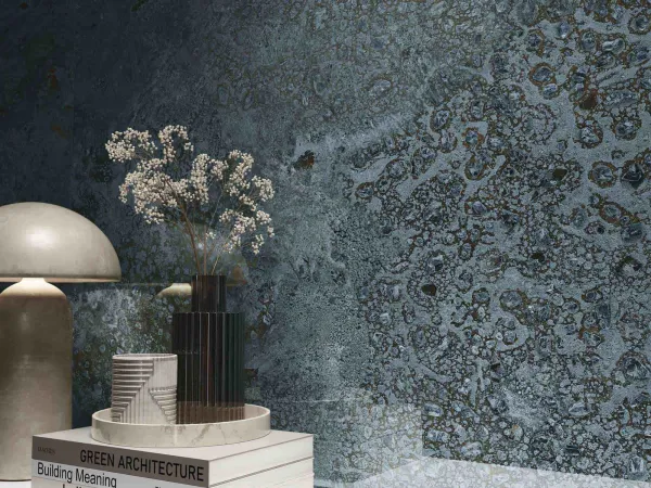 Baño con azulejos efecto piedra en tonos fríos, colección Bora bora de Baldocer