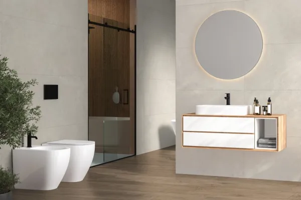 Baño con azulejos efecto piedra, colección Evo stone de Mikonos
