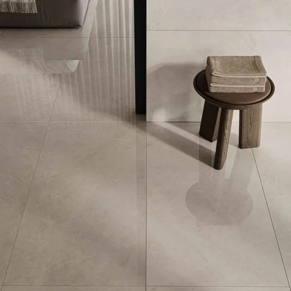 Baño con azulejos efecto piedra en tonos cálidos, colección Flandes de Durstone
