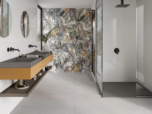Baño con azulejos efecto piedra en tonos neutros, colección Gala de Fanal