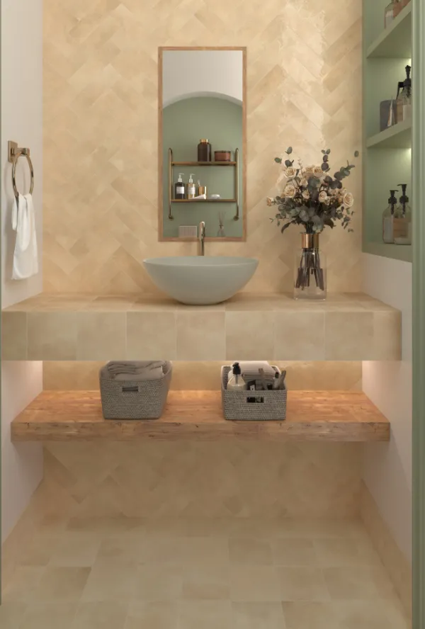 Baño con azulejos efecto piedra en tonos cálidos, colección Greenland de Dune