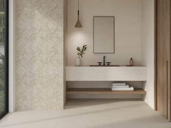 Baño con azulejos efecto piedra en tonos cálidos, colección Madison de Fanal
