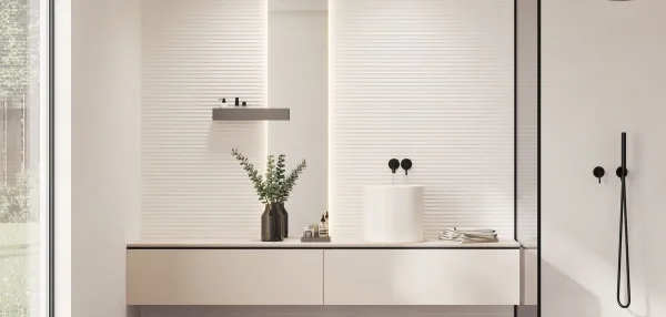 Baño con azulejos efecto piedra, colección Milos de Argenta