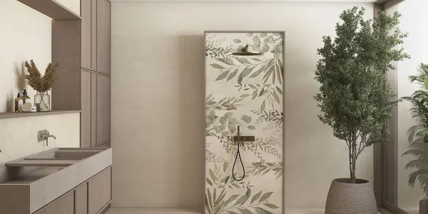 Baño con azulejos efecto piedra en tonos cálidos, colección Portwall de TAU ceràmica