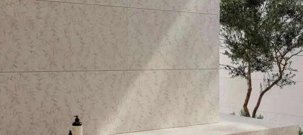 Baño con azulejos efecto piedra, colección Provenza de Durstone