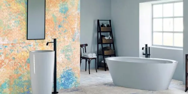 Baño con azulejos efecto textil en tonos fríos, colección Emotion de Apavisa
