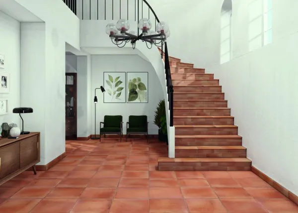 Espacio de la casa con azulejos efecto barro en tonos cálidos, colección Fuego de Natucer