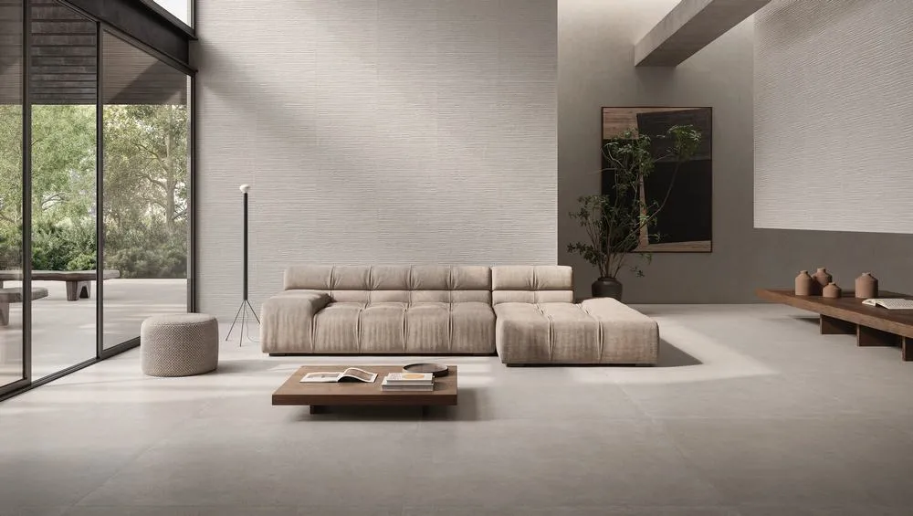 Espacio de la casa con azulejos efecto cemento, colección Cement vibes de Ceramiche Piemme