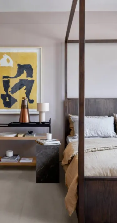 Espacio de la casa con azulejos efecto cemento en tonos cálidos, colección Cementum de Marazzi