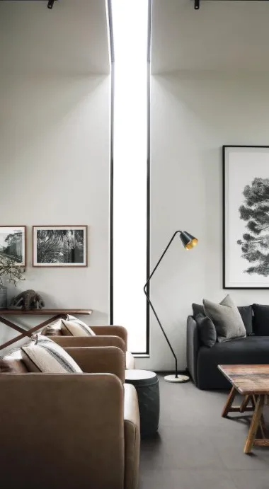 Espacio de la casa con azulejos efecto cemento en tonos neutros, colección Cementum de Marazzi
