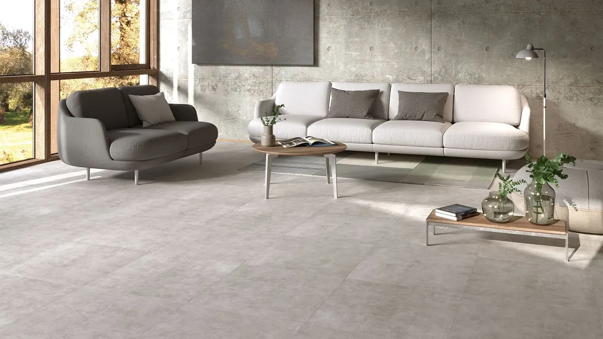 Espacio de la casa con azulejos efecto cemento en tonos neutros, colección Concrete de New Tiles