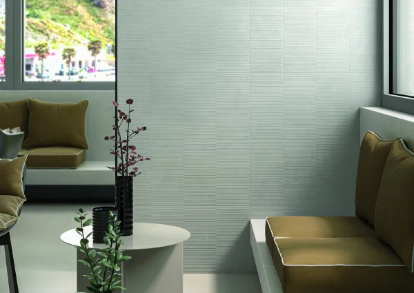 Espacio de la casa con azulejos efecto cemento en tonos neutros, colección Cricket de Cifre