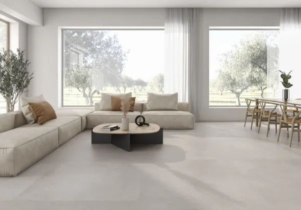 Espacio de la casa con azulejos efecto cemento en tonos neutros, colección Newclay - story de Argenta