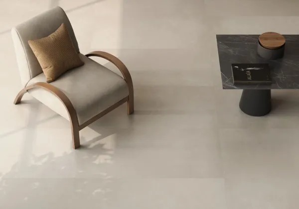 Espacio de la casa con azulejos efecto cemento en tonos cálidos, colección Newclay - story de Argenta