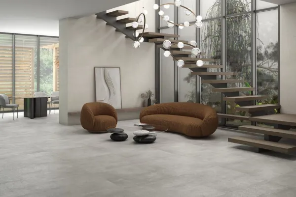 Espacio de la casa con azulejos efecto cemento en tonos neutros, colección Teba de TAU ceràmica