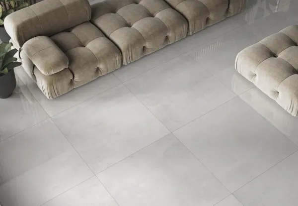 Espacio de la casa con azulejos efecto cemento en tonos neutros, colección Teba de TAU ceràmica