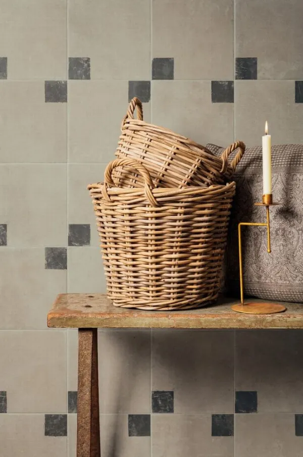 Espacio de la casa con azulejos efecto hidráulico en tonos cálidos, colección Fs brush de Peronda