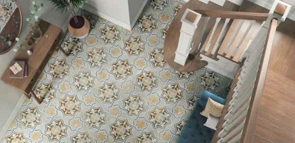 Espacio de la casa con azulejos efecto hidráulico, colección Fs clay de Peronda