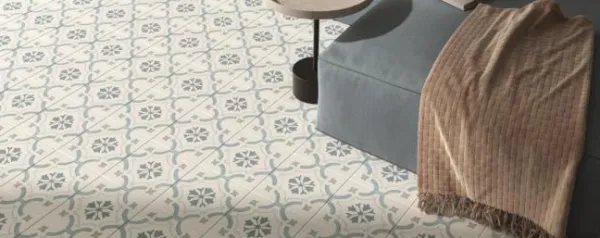 Espacio de la casa con azulejos efecto hidráulico, colección Sirocco de Harmony