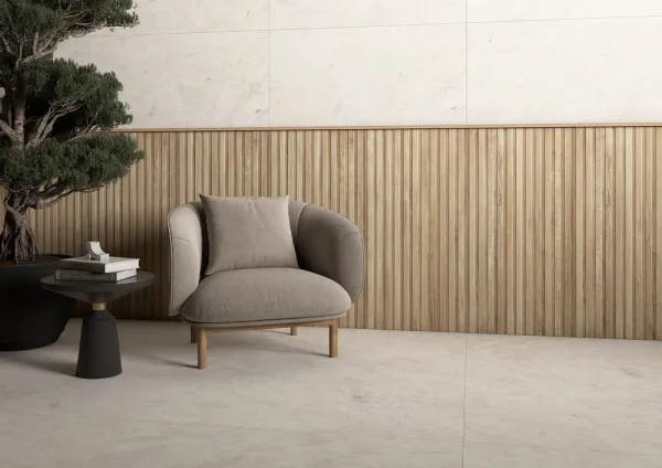 Espacio de la casa con azulejos efecto madera en tonos cálidos, colección Eternal de TAU ceràmica