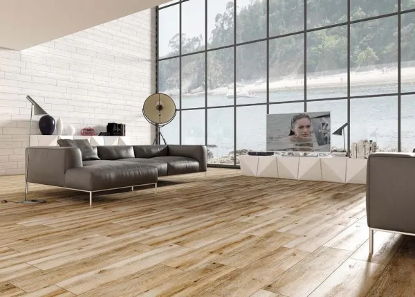 Espacio de la casa con azulejos efecto madera, colección Forever de TAU ceràmica