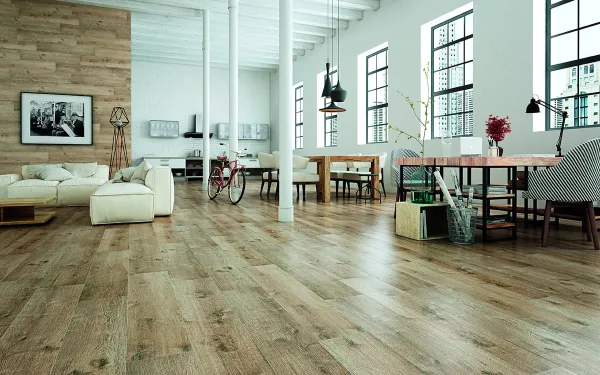 Espacio de la casa con azulejos efecto madera, colección Merbau de STN