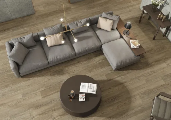 Espacio de la casa con azulejos efecto madera en tonos cálidos, colección Rennes de TAU ceràmica