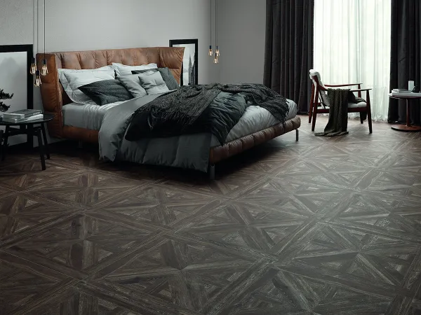 Espacio de la casa con azulejos efecto madera en tonos neutros, colección Volte de STN