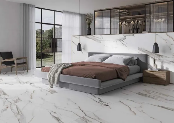 Espacio de la casa con azulejos efecto mármol en tonos neutros, colección Amber de Fanal