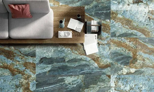 Espacio de la casa con azulejos efecto mármol en tonos fríos, colección House marble de House Elements