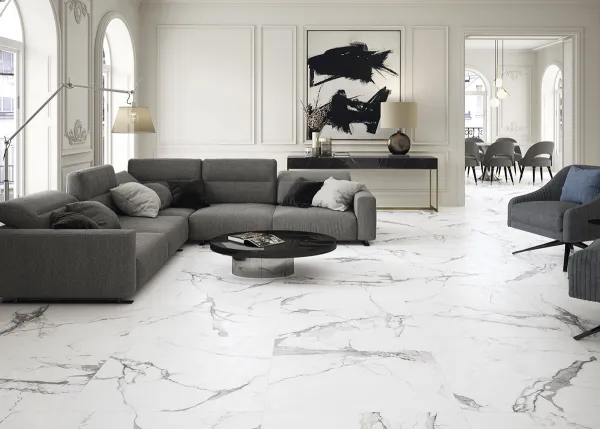 Espacio de la casa con azulejos efecto mármol en tonos neutros, colección Le blanc de Durstone