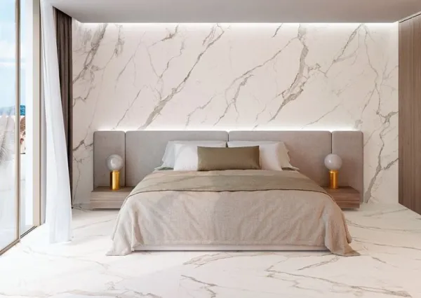 Espacio de la casa con azulejos efecto mármol, colección Lumiere de Museum